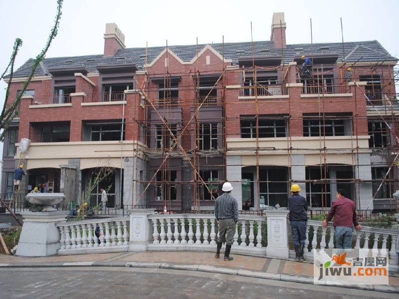 龙园城联排别墅施工进度(2010-9-19) |龙园城外