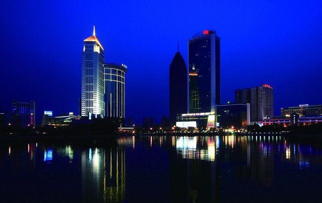 2011年城市gdp排名_世界各大城市gdp排名_近十年中国gdp数据图