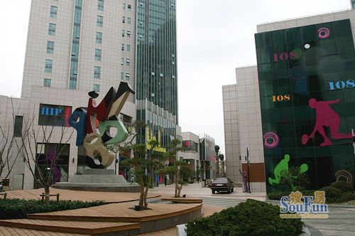 闸北中心LOFT办公楼均价为29500元\/平_全国